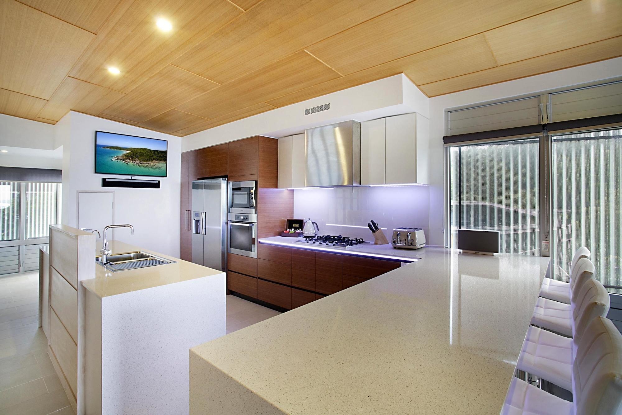 Peppers Noosa Resort And Villas Kültér fotó A modern Australian kitchen