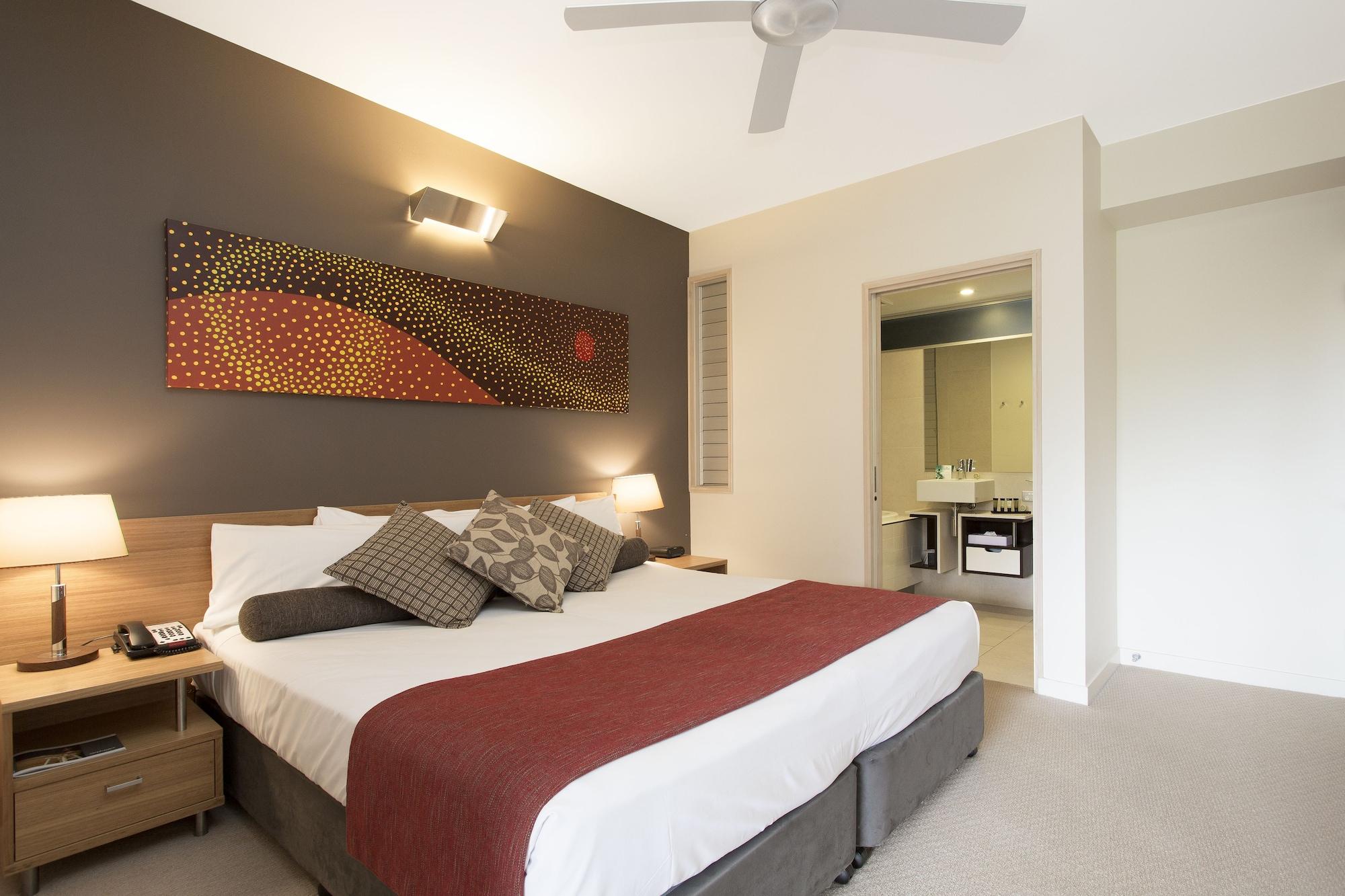 Peppers Noosa Resort And Villas Kültér fotó A bedroom at the Mantra on Lake