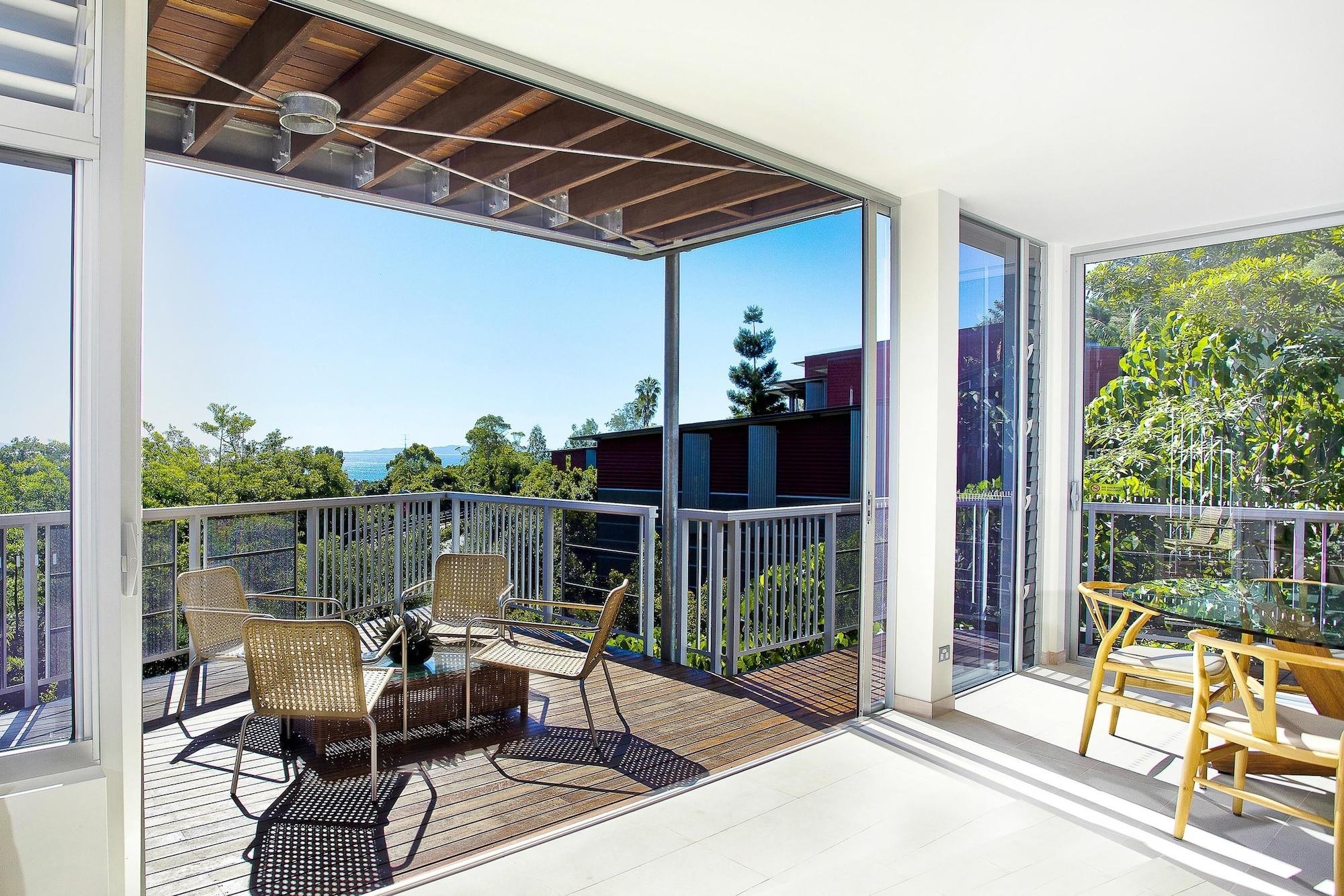Peppers Noosa Resort And Villas Kültér fotó A balcony