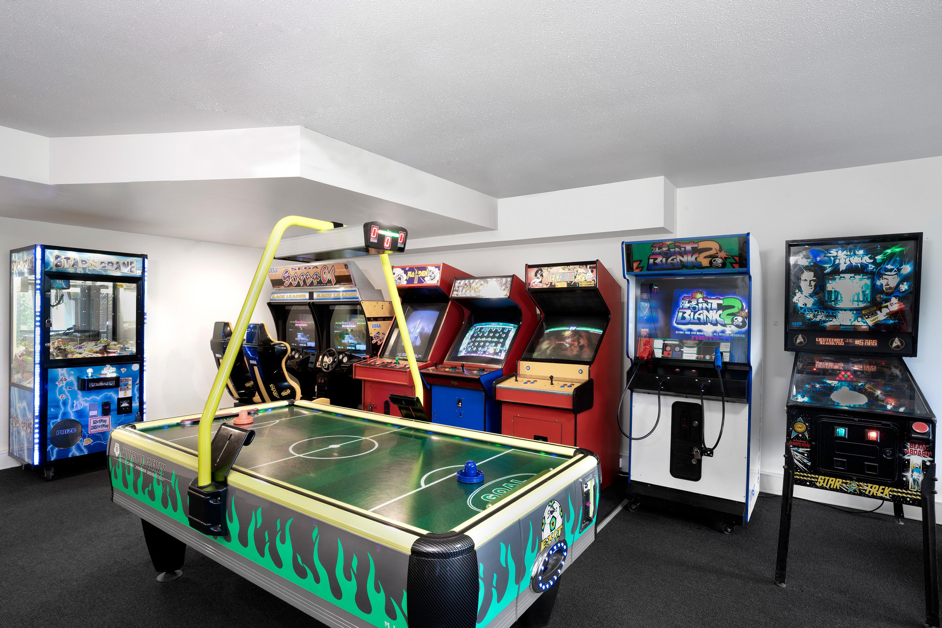 Peppers Noosa Resort And Villas Kültér fotó A typical air hockey table