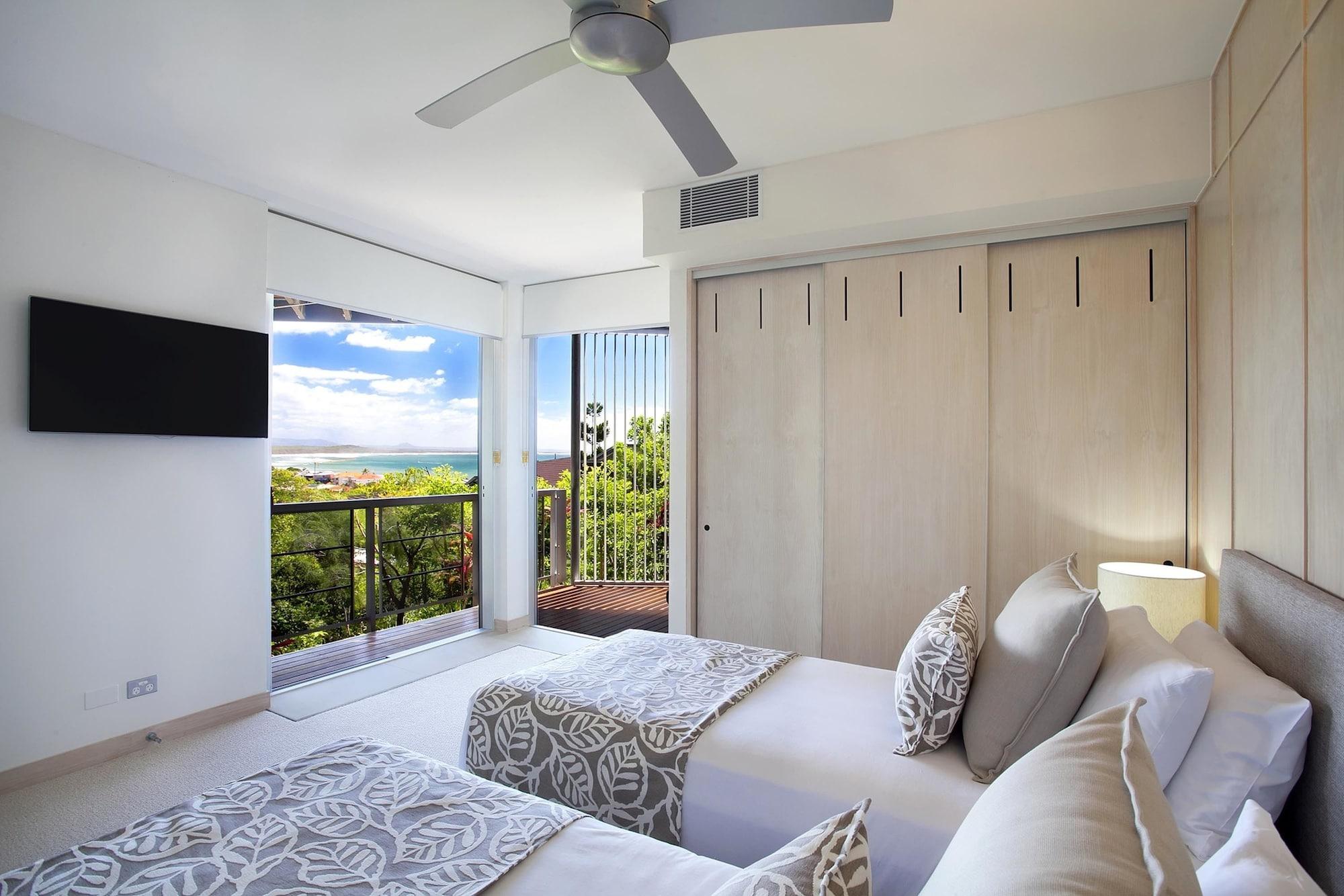 Peppers Noosa Resort And Villas Kültér fotó A bedroom at the hotel