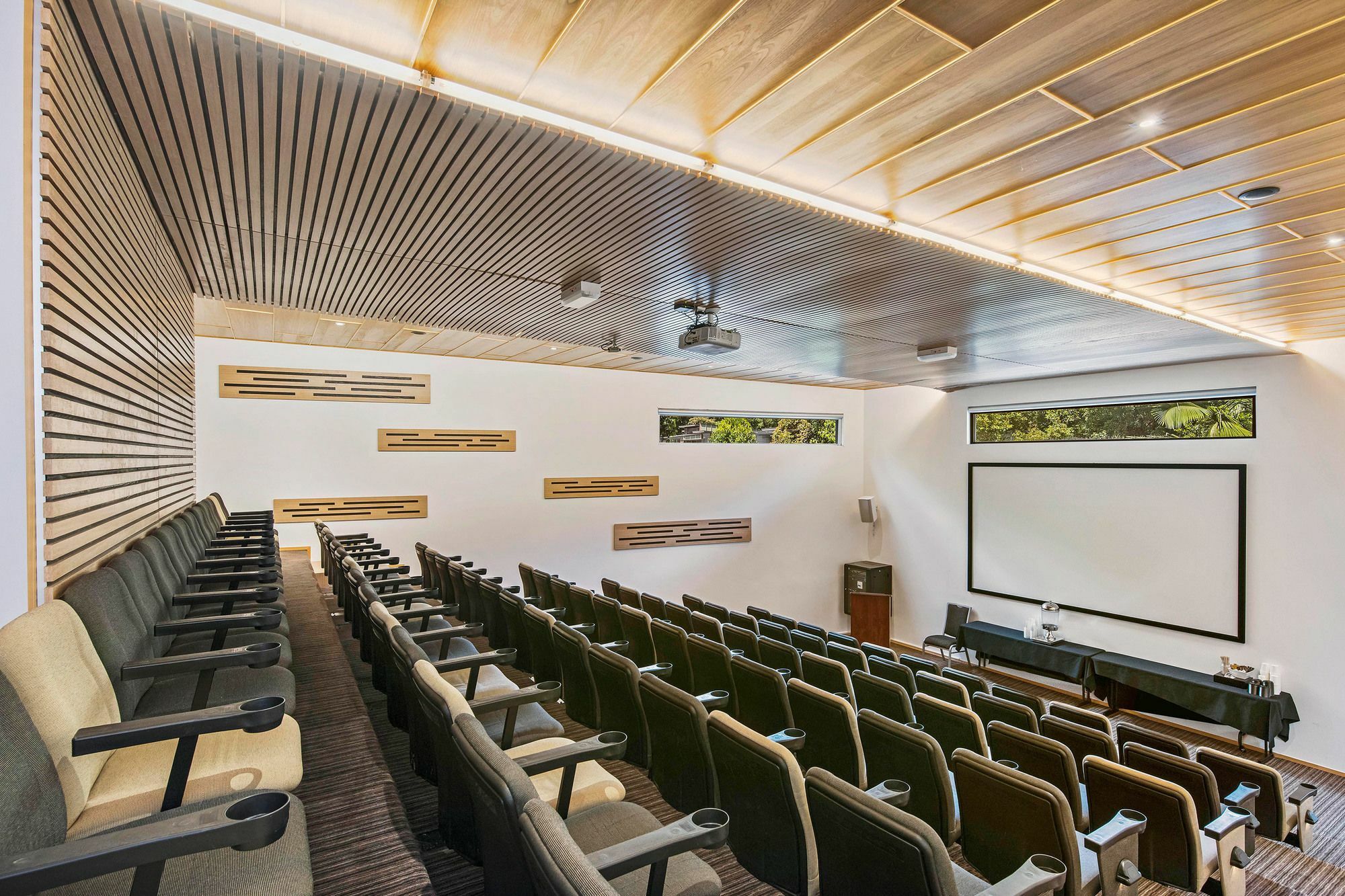 Peppers Noosa Resort And Villas Kültér fotó The auditorium at the Center for the Arts