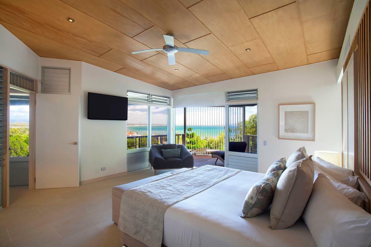Peppers Noosa Resort And Villas Kültér fotó A bedroom at the InterContinental Fiji Resort & Spa